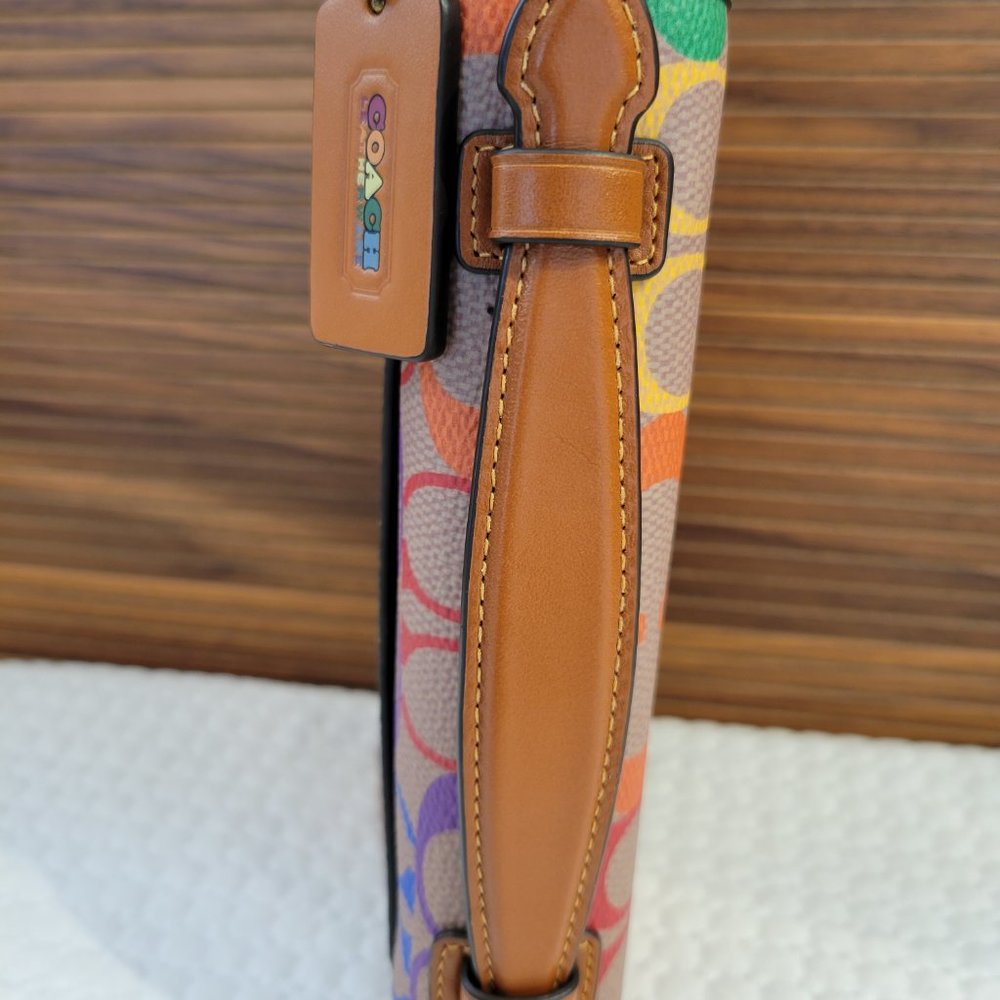 ❤️SOLD❤️ Coach Kip Turnlock Crossbody - Picture 14 of 14